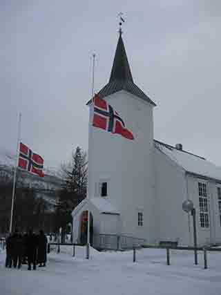 Malangen kirke at half-mast for JHM (Mortenhals, Norway)