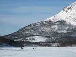 Easter ice fishing on Sandsvatnet (Sandsvatnet, Norway)