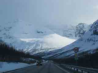 90km/h straightaway to Andersdaltinden (Lavangsdalen, Norway)