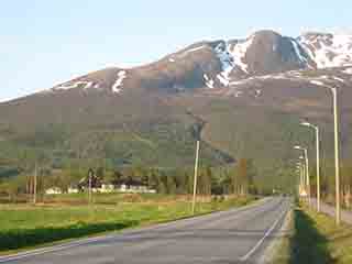 Spring rises up Kvittinden (From near Tømmerelv, Norway)