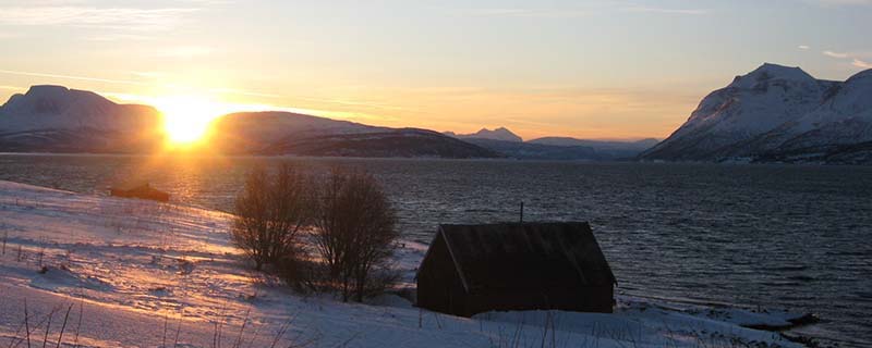 First sunrise of 2009 over Malangen (From near Spilderbukta, Norway)