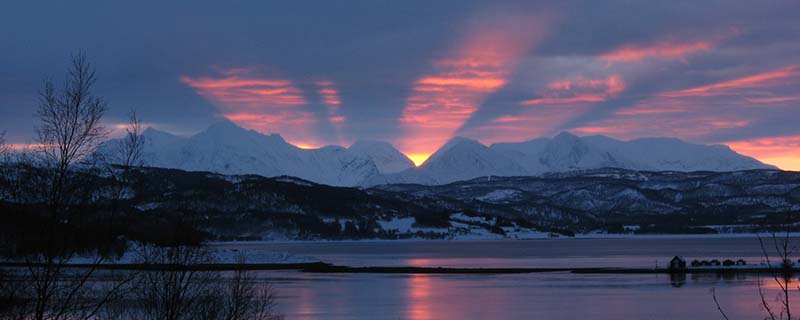 Trumpets of light over Nordfjorden (From near Mestervik, Norway)