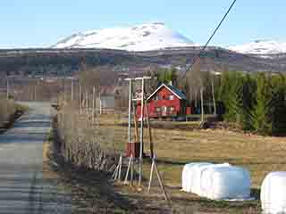 Rustic mountain farm near Fugltinden (Josefvatn, Norway)