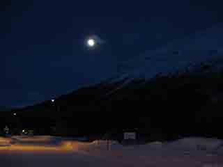 Moon over deep blue Halvorsfjellet (Nordkjosbotn, Norway)